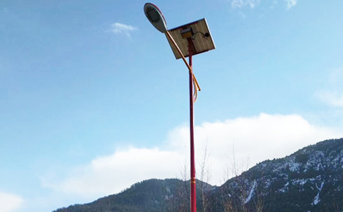 达日如何选择高质量的太阳能路灯材料：全方位指南