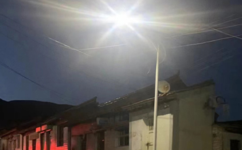 农村院子里最适合的达日太阳能路灯亮度与安装要点