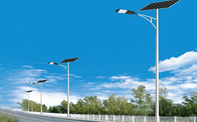 农村道路装达日太阳能路灯选多大瓦数实测